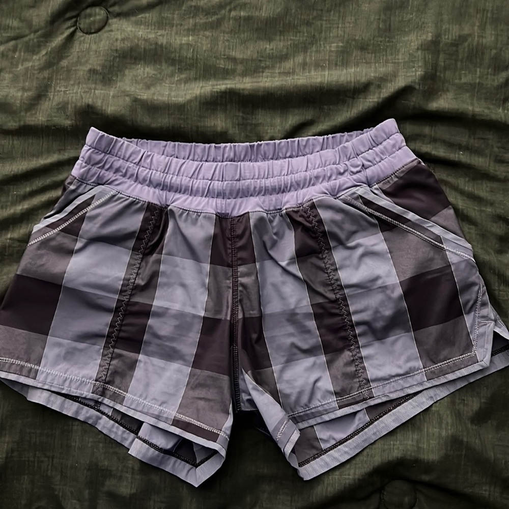 Lululemon shorts EUC 4” inseam